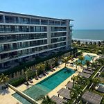 Amazing Loft / Private Beach + Pools + Natural