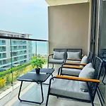 Amazing Loft / Private Beach + Pools + Natural